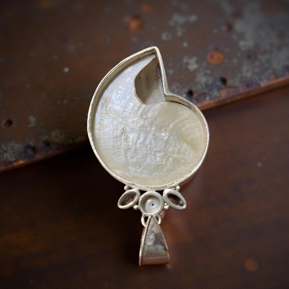This is a Large Pendant 925 sterling silver mother-of-pearl nautilus shell - Picture 6 of 8